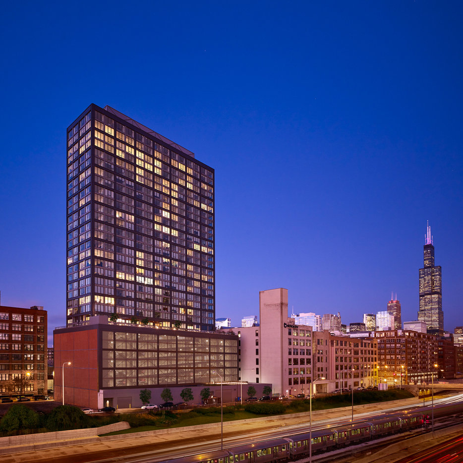 related-corporate-luxury-rental-cut-sheet-properties-default-landmarkwestloop-hero-1-14-19-scaled.jpg